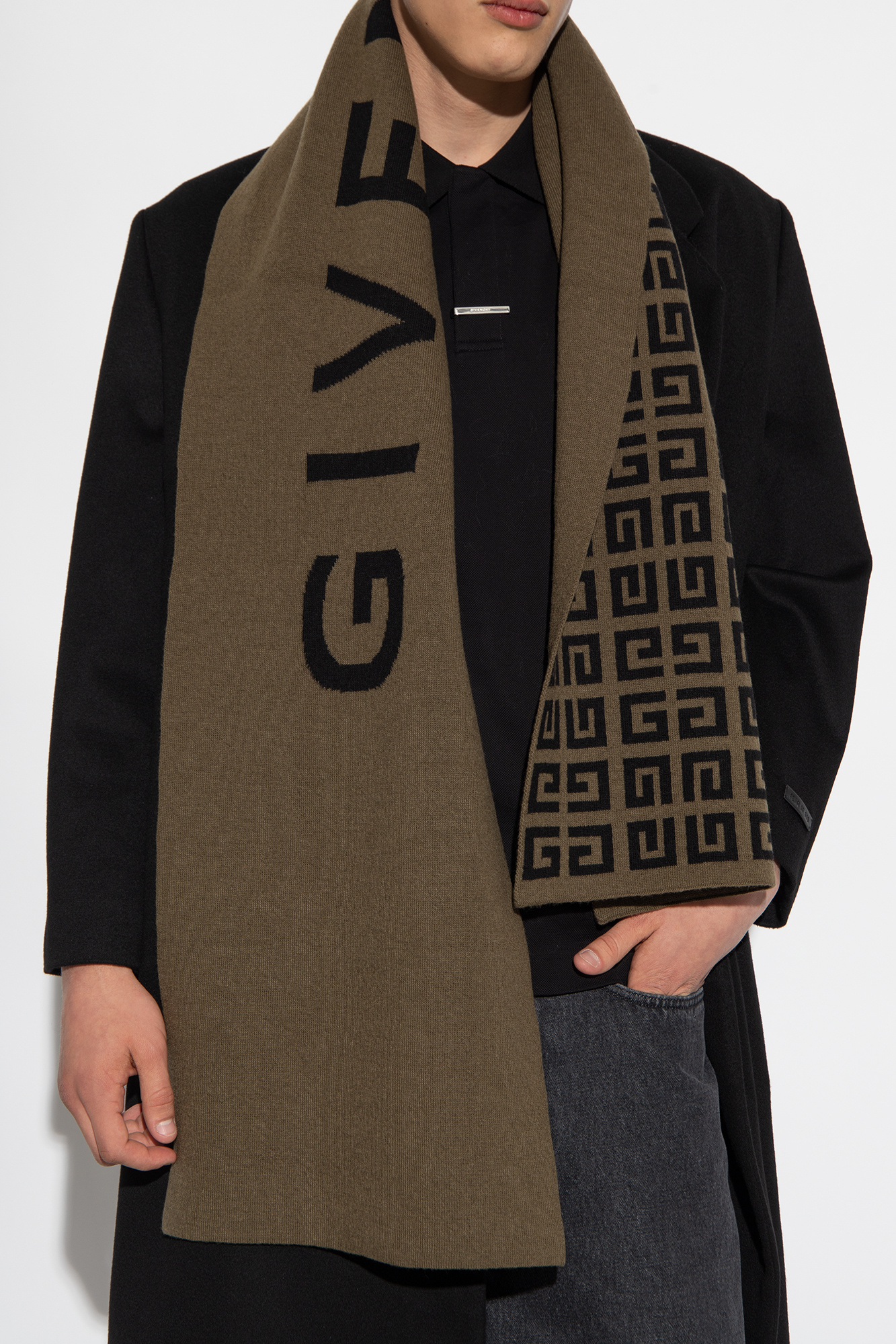 GIVENCHY Mens scarf popular